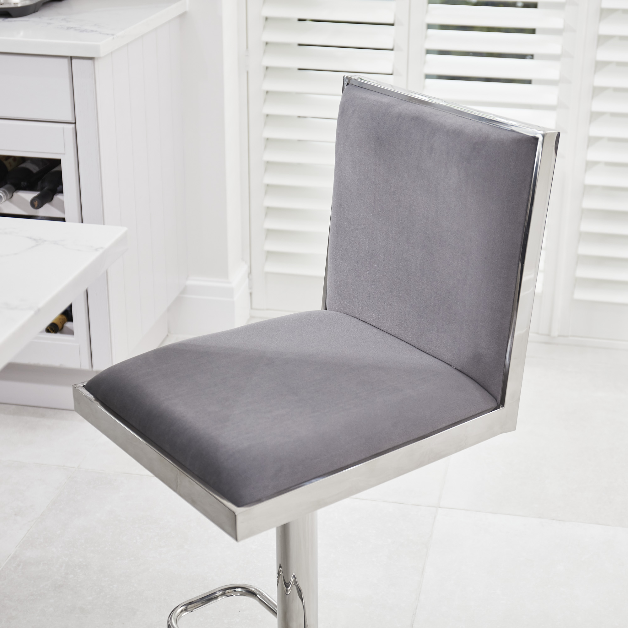 Mia Grey Velvet Barstool – Kitchen Stool – Gas Lift