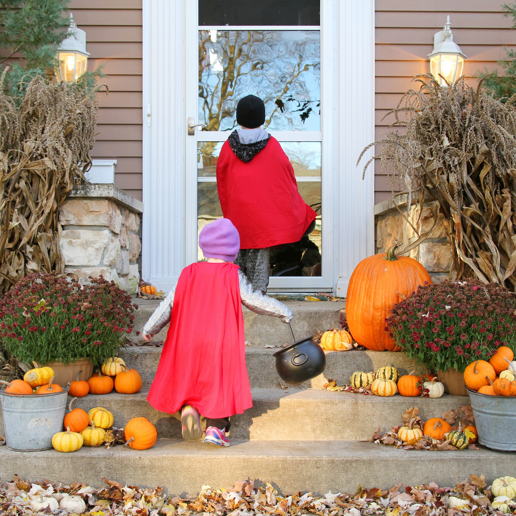 Halloween Decor Inspiration for your Front Por