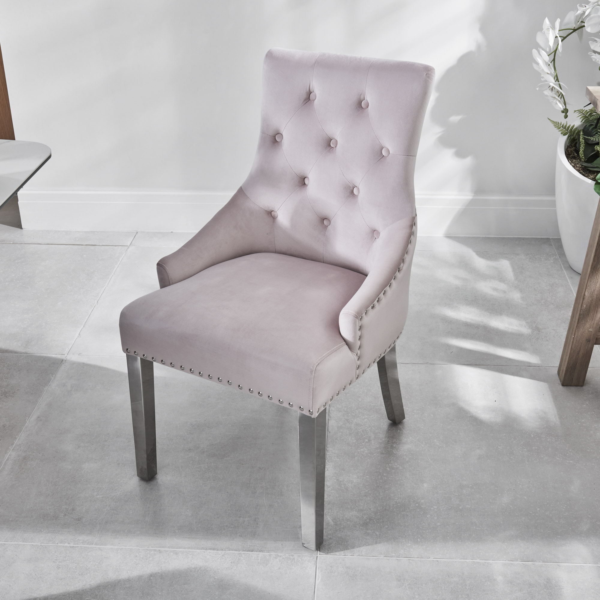 Set of 8 Chelsea Scoop Pink Velvet Dining Chair – Steel Legs