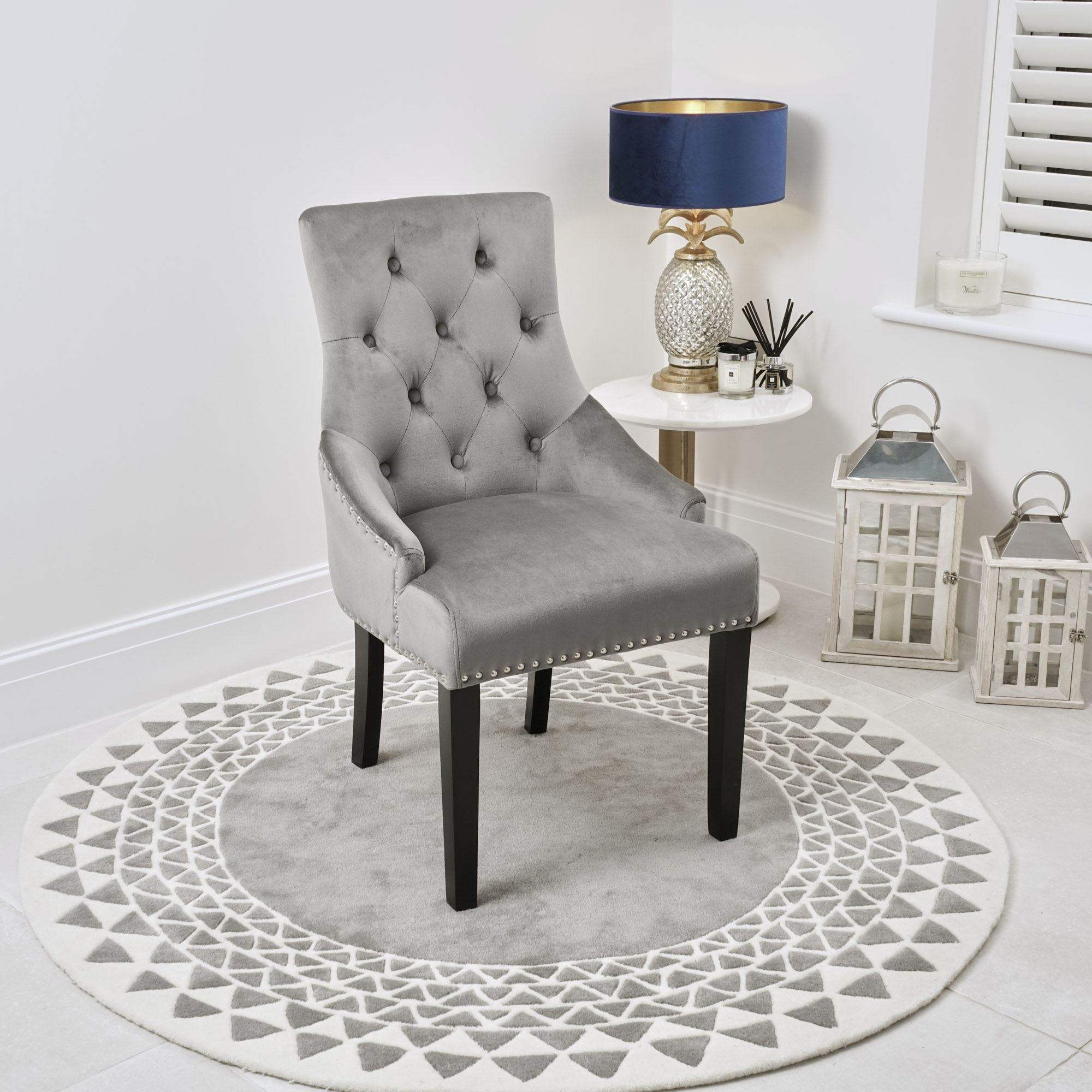 Chelsea Scoop Grey Velvet Dining Chair – Black Legs