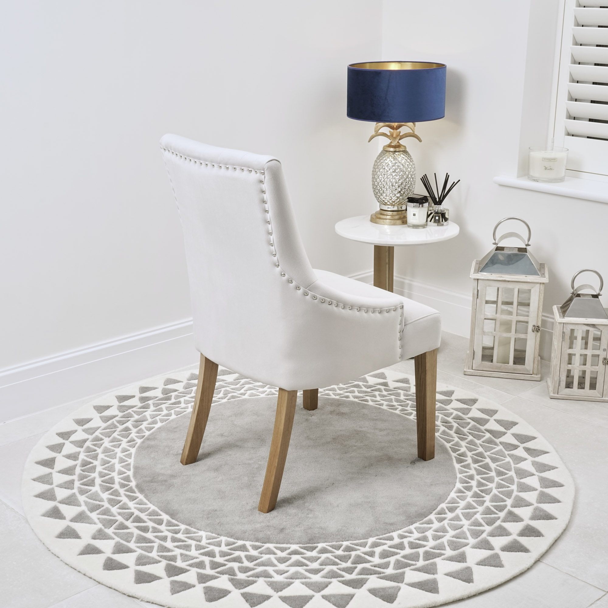 Set of 4 Luxury Chelsea Light Grey Brushed Velvet Scoop Back Dining Room Chair – Oak Legs