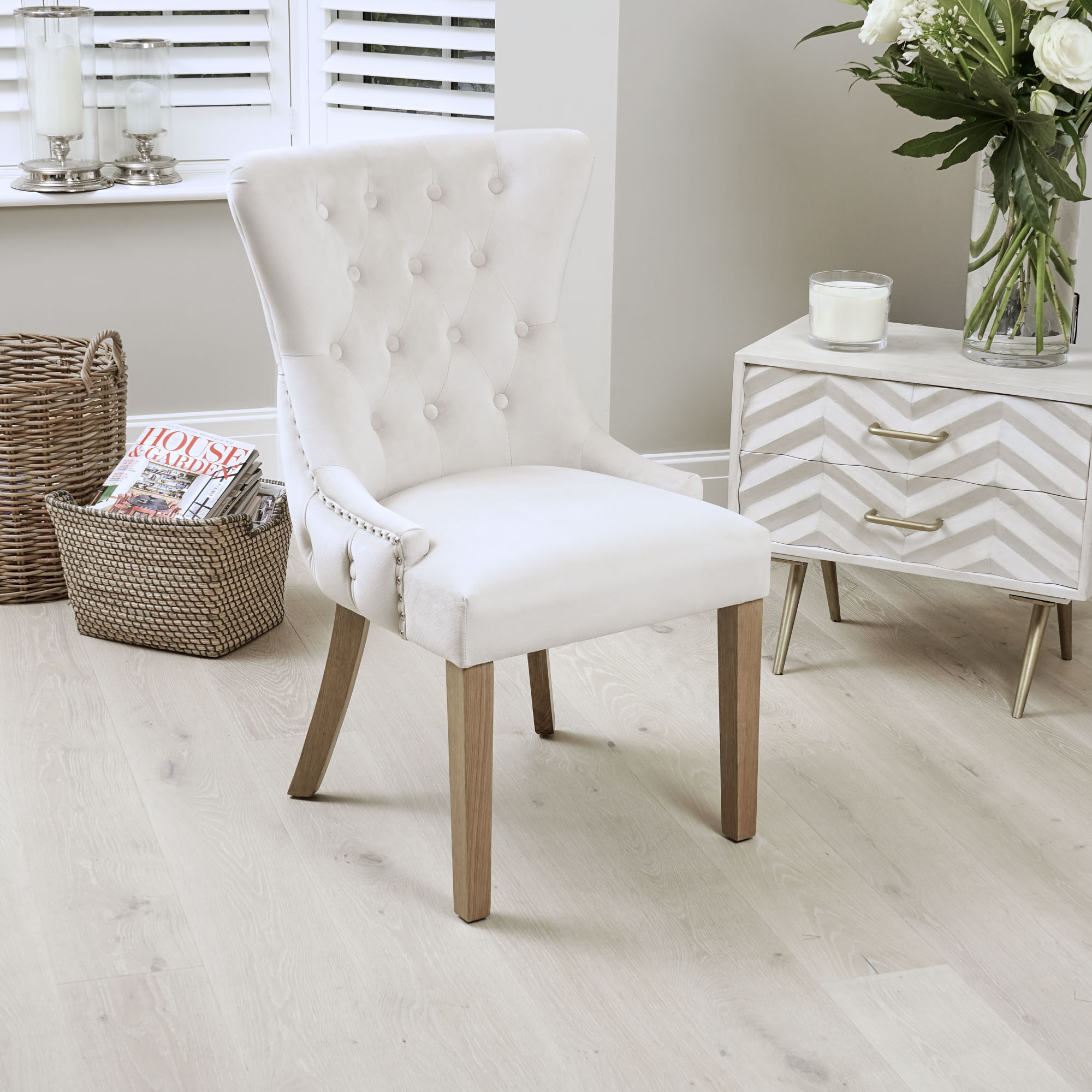 Knightsbridge Buttoned Cream Brushed Velvet Dining Chair – Oak Leg