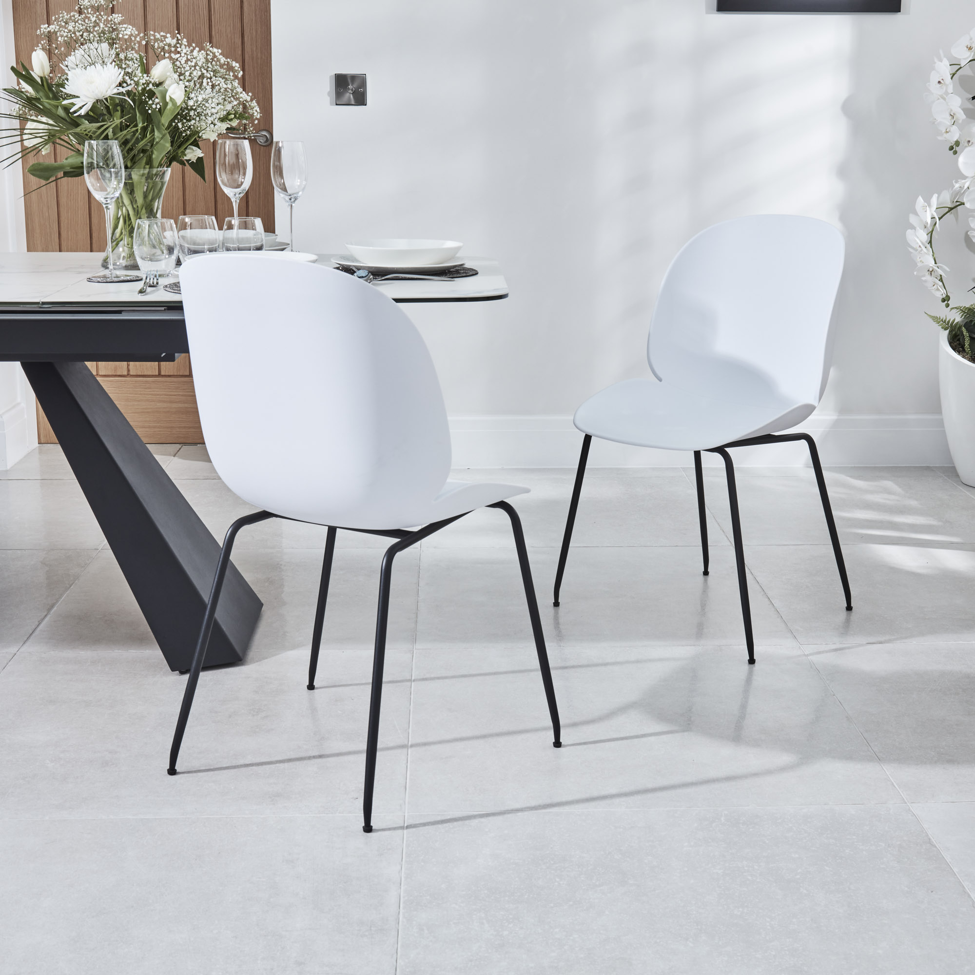 (Set of 2) Casper White Minimalistic Plastic Dining Chairs