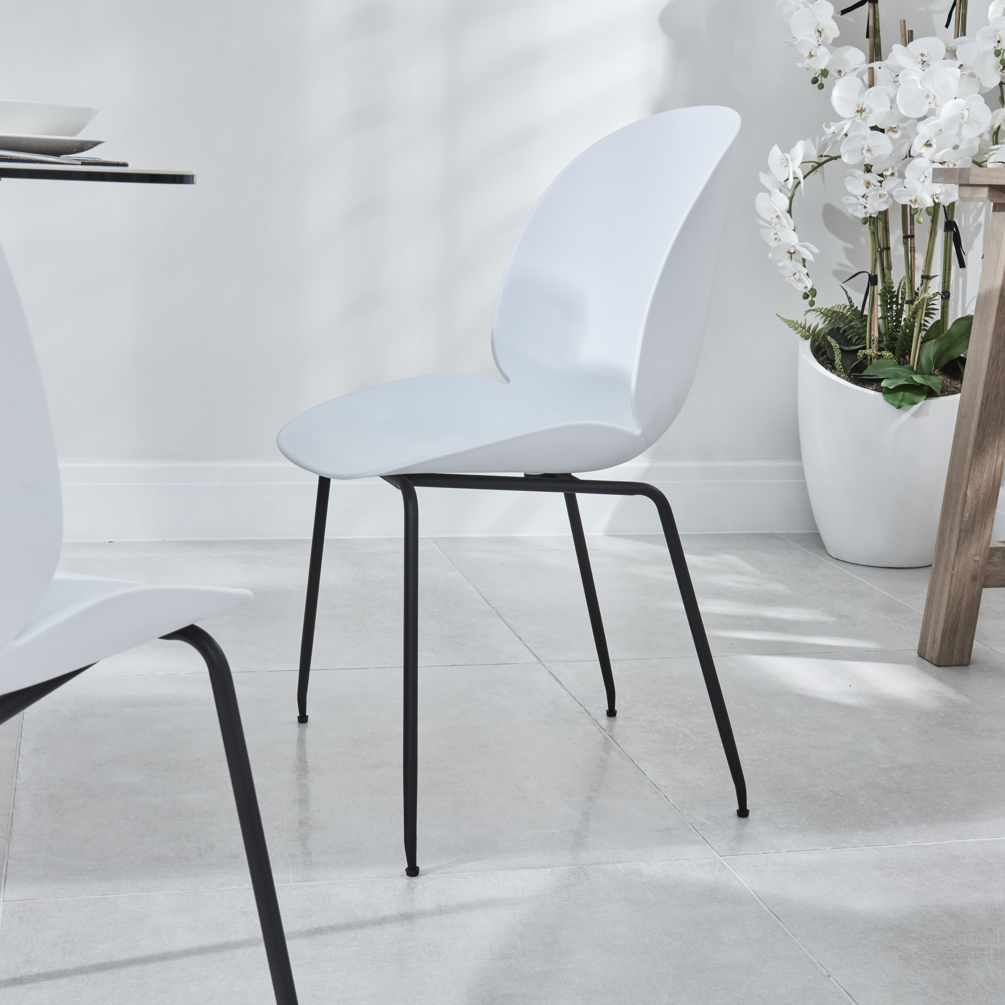 (Set of 2) Casper White Minimalistic Plastic Dining Chairs