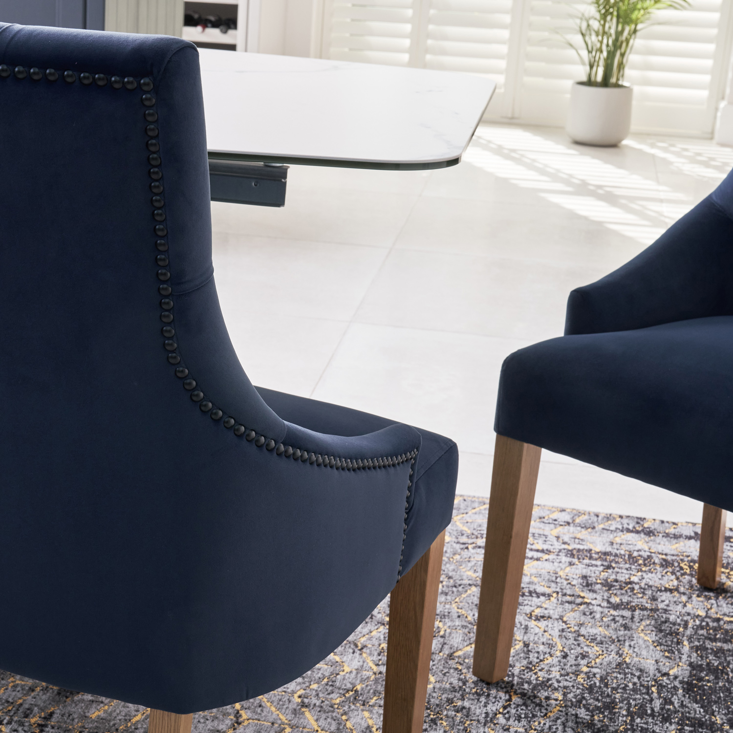 New Chelsea Dark Blue Brushed Velvet Scoop Back Dining Chair – Oak Legs