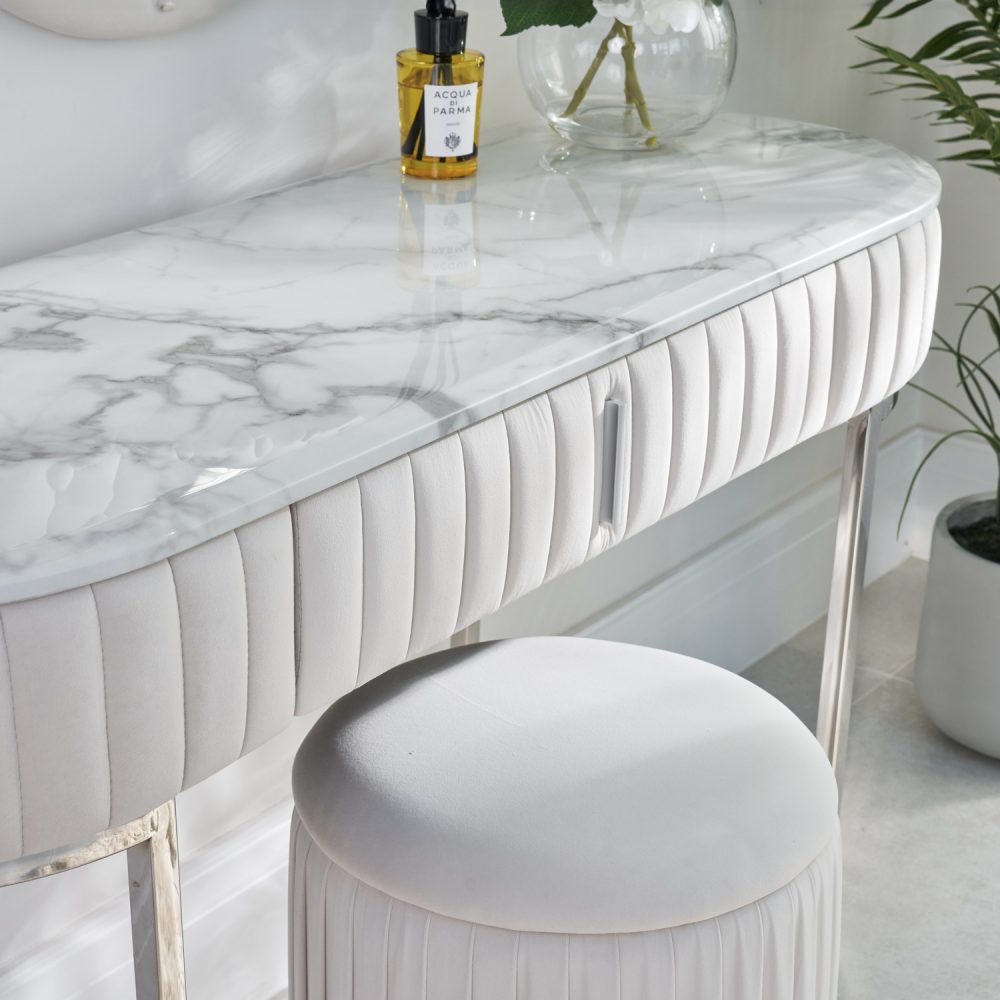 Italian Luxurious Polished Silver Framed Marble Dressing Table Set - Image 2