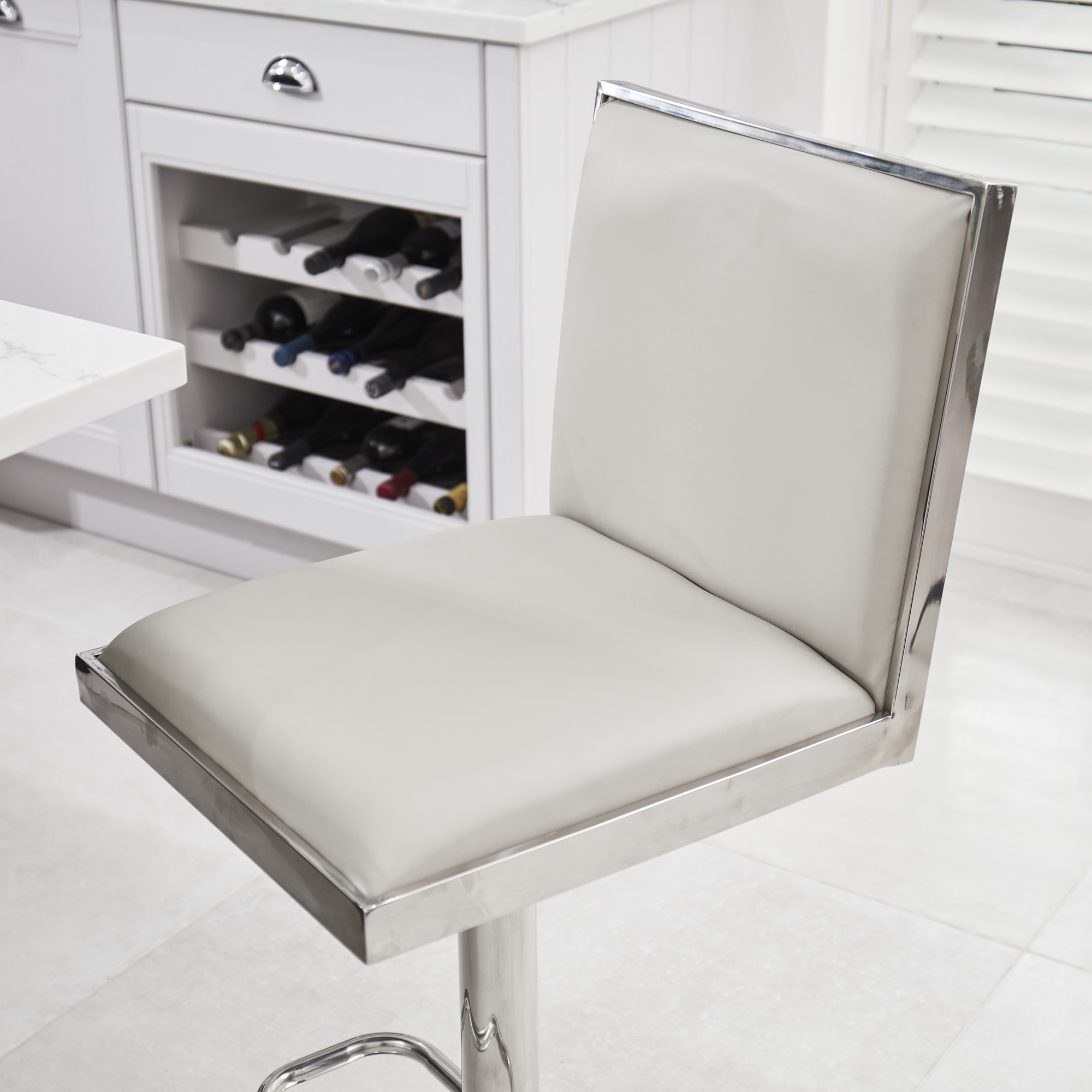Mia Ivory Faux Leather Barstool – Kitchen Stool – Gas Lift