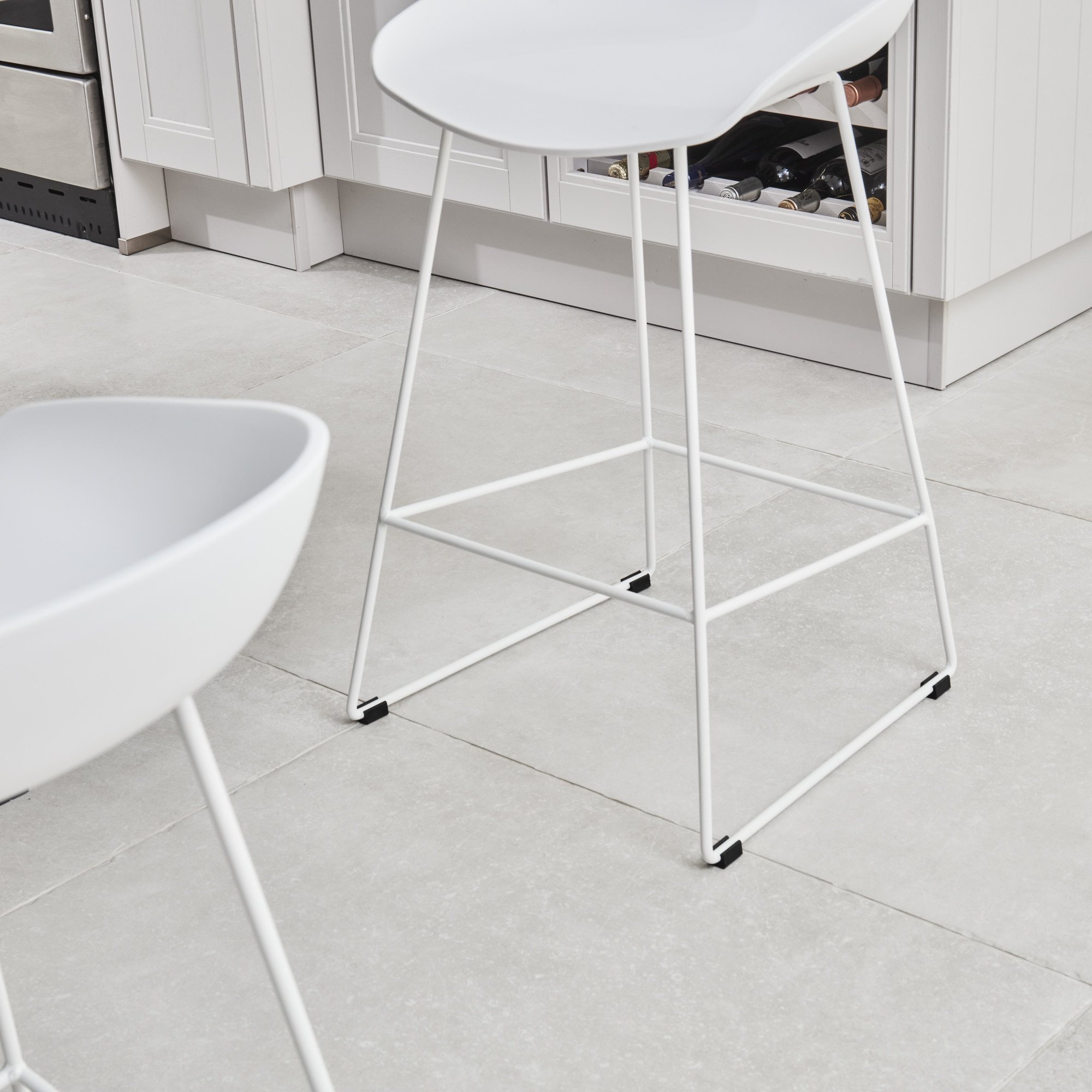 (Set of 4) Casper White Kitchen Stools