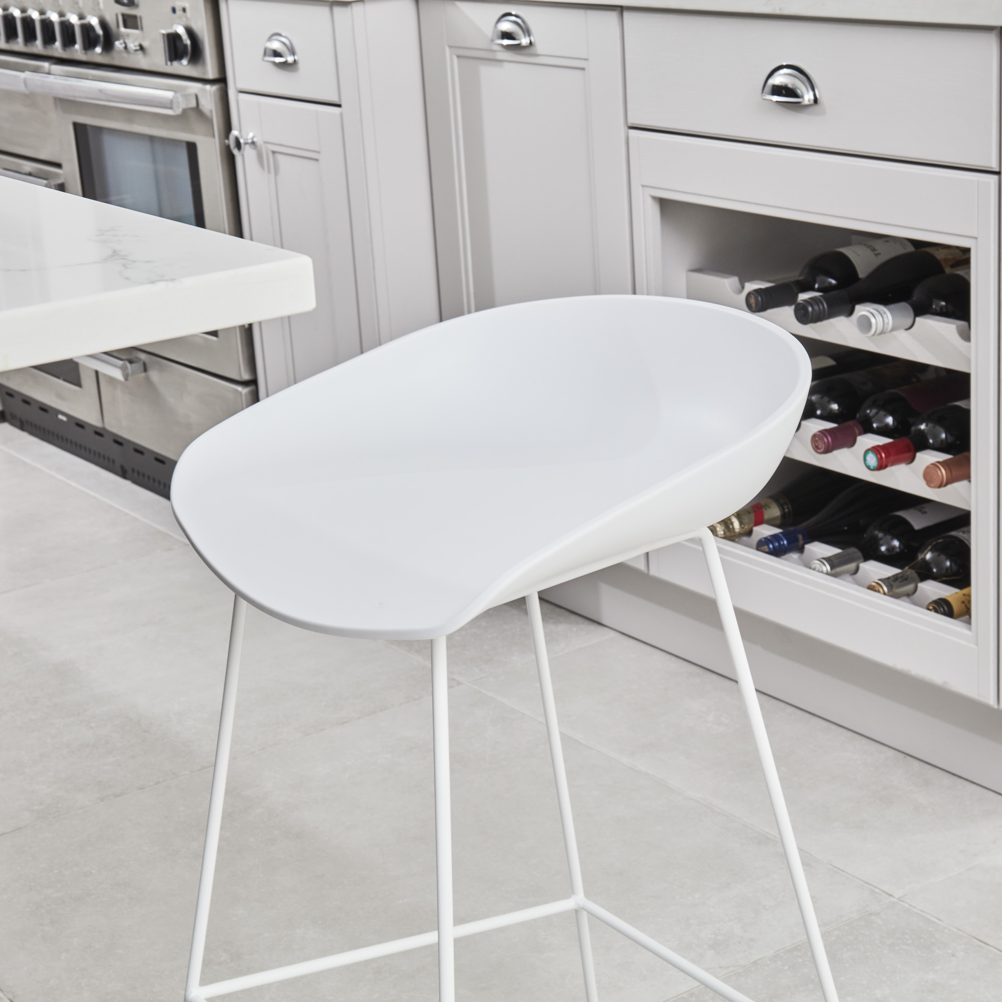 (Set of 4) Casper White Kitchen Stools