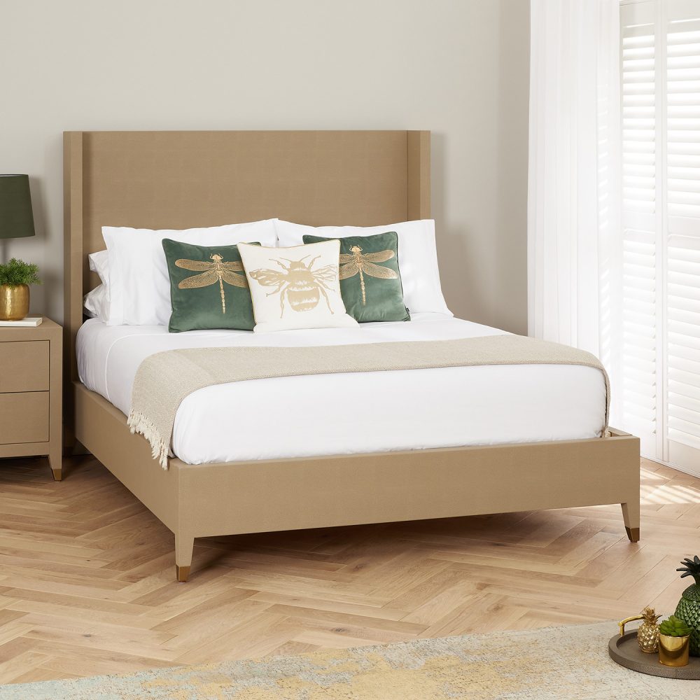 Richmond Shagreen King Size Winged Back Bed - Image 3